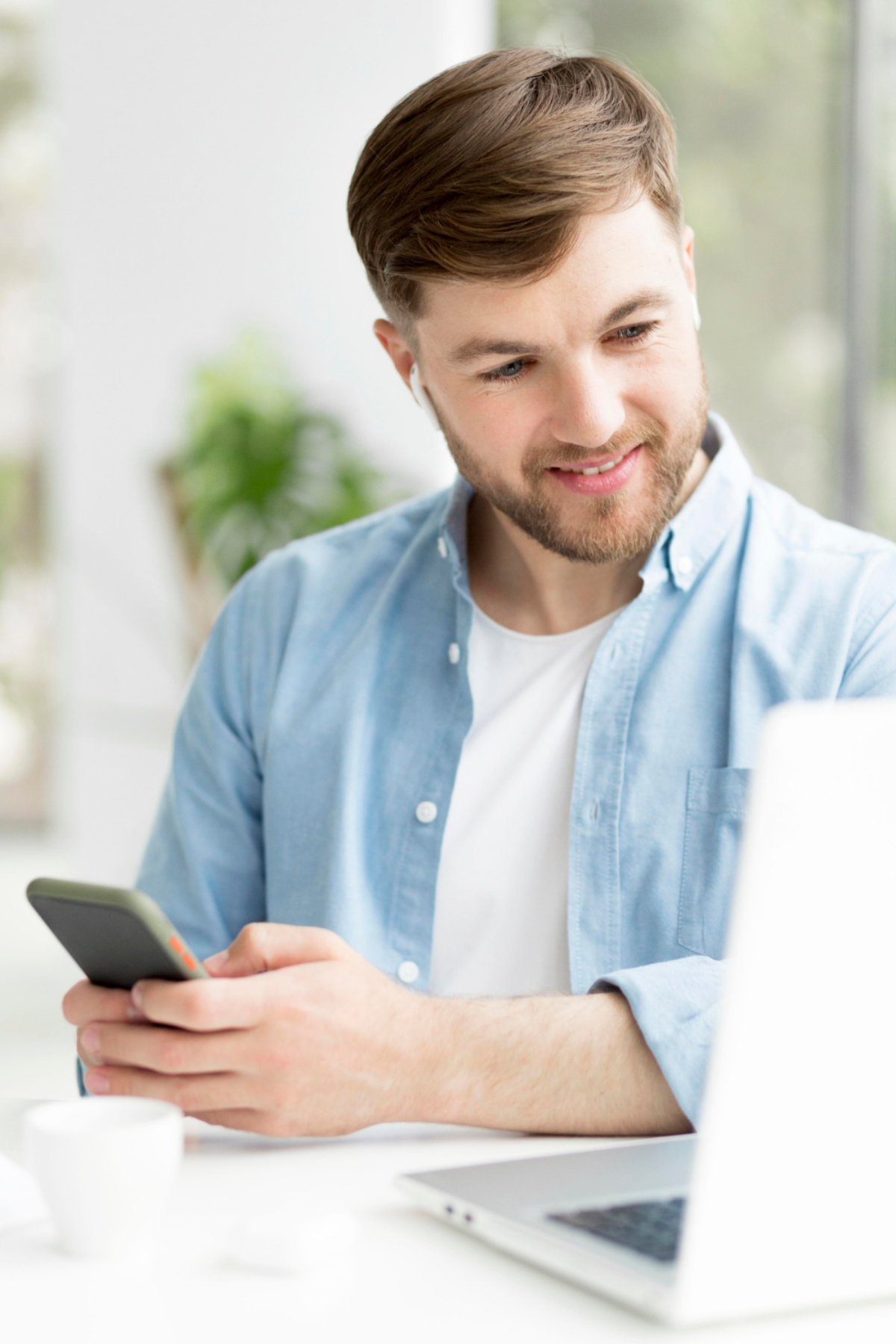 Fitness member using mobile app at the gym